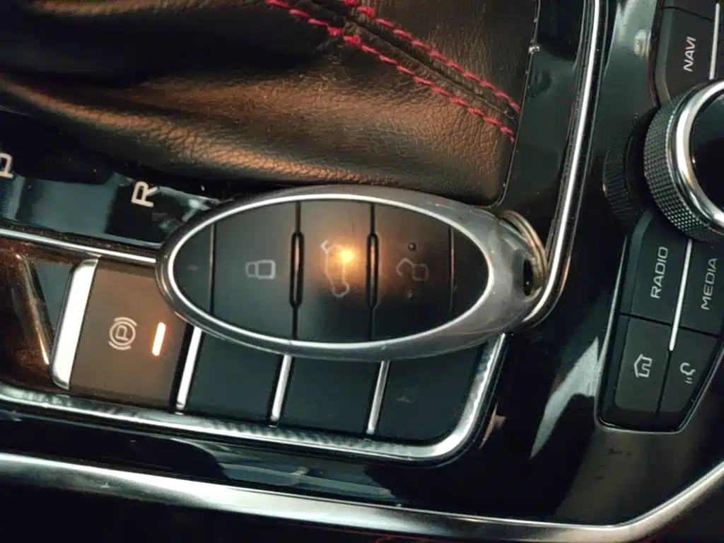 Besturn T33 2019 2019 1.6L Automatic Luxury China VI