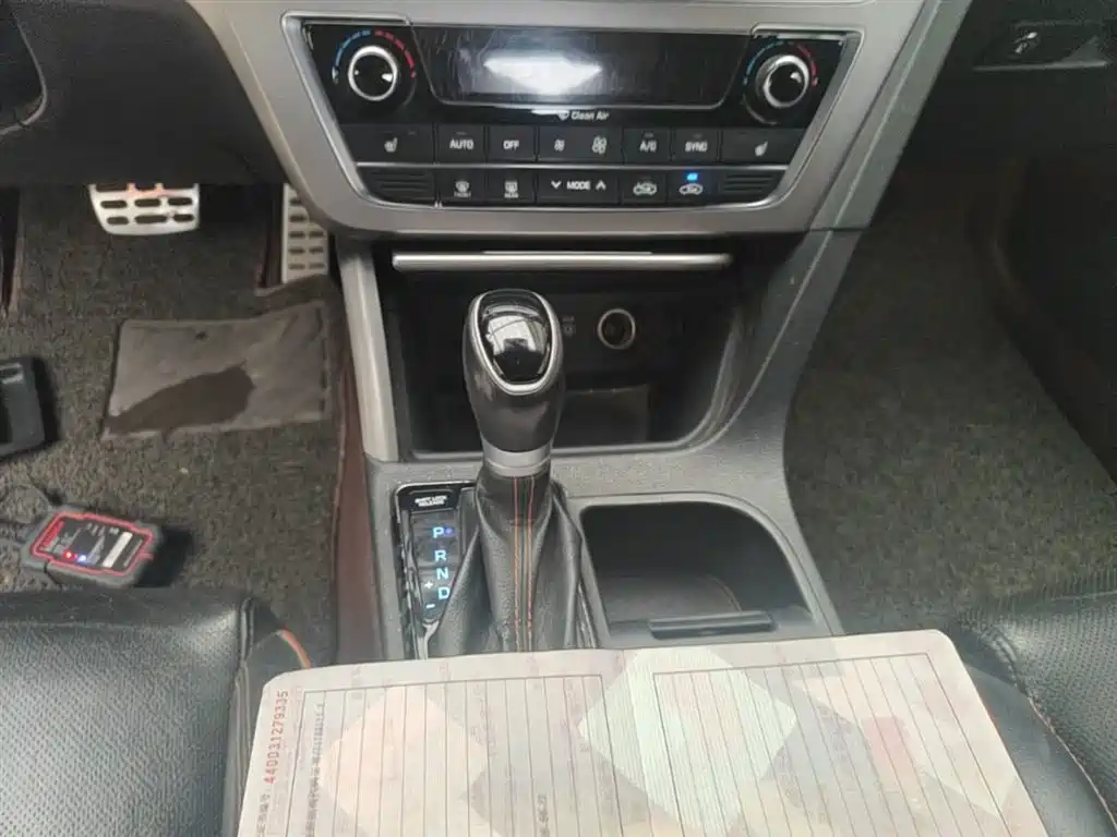 Hyundai Sonata 2015 1.6T GLS Smart фото 14