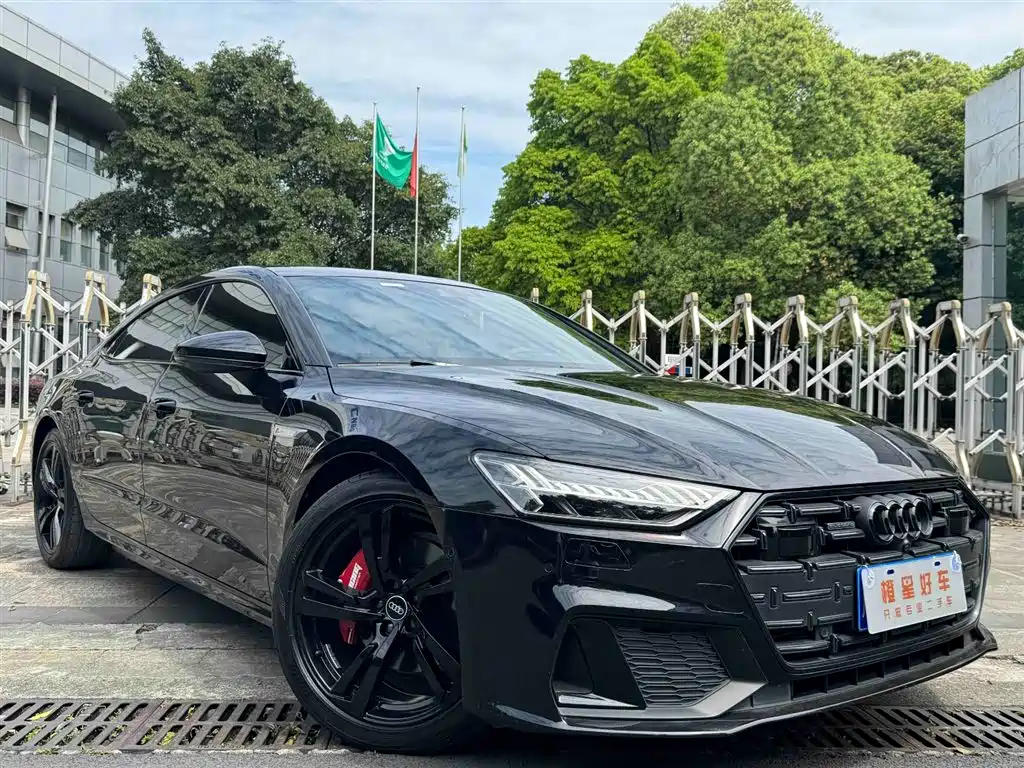 Фото 3 - Audi A7L