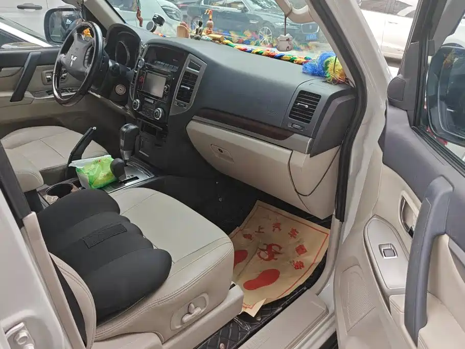 Фото 8 - Mitsubishi Pajero (Import)