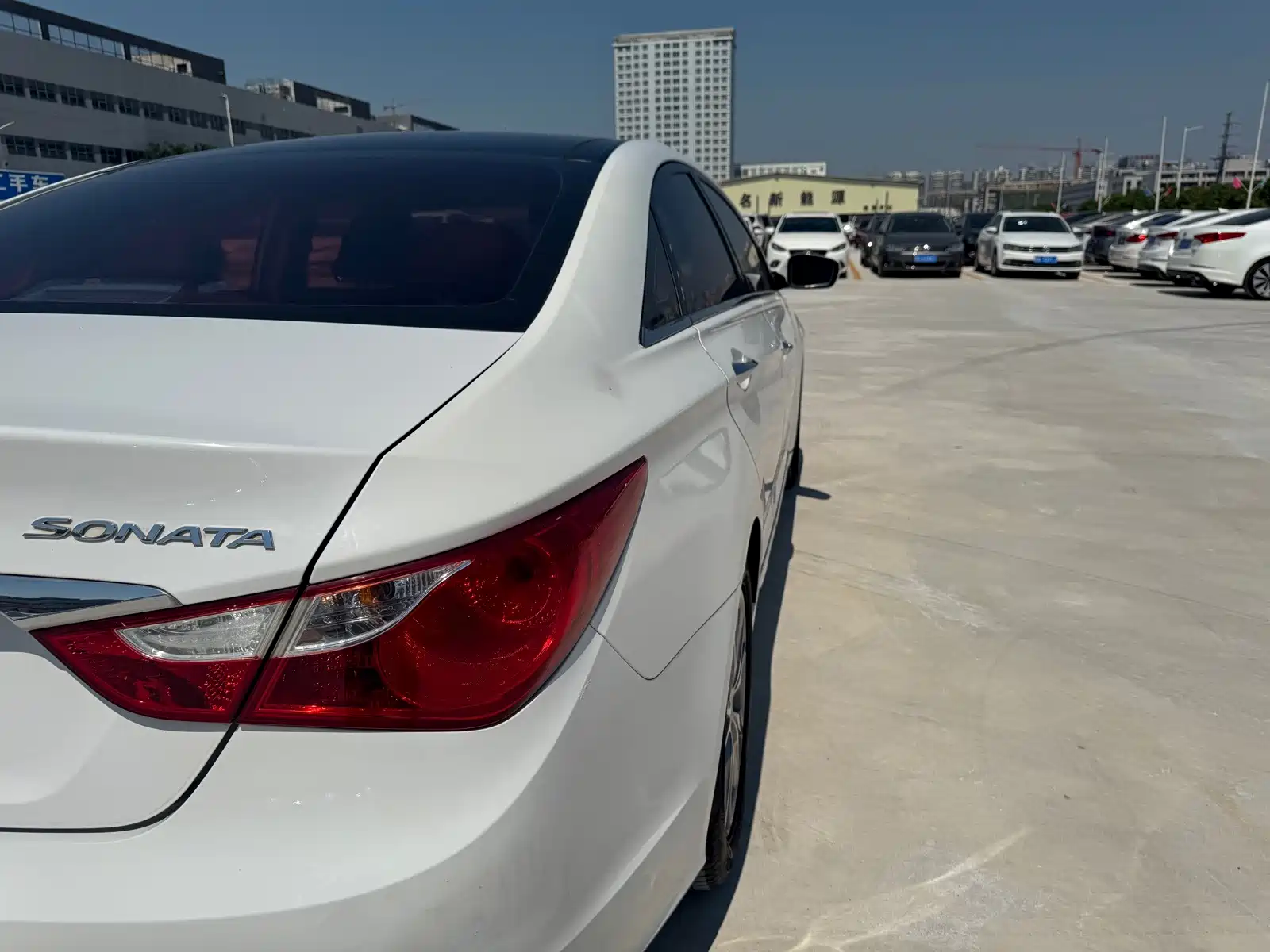 صورة 16 - Hyundai Sonata