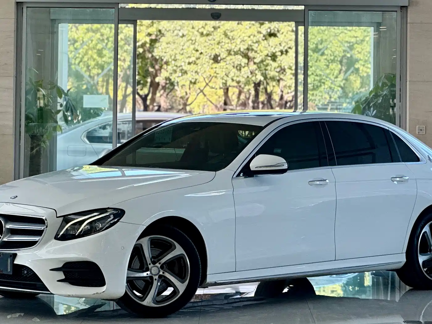 Mercedes-Benz E-Class 2017 E 200 L 4MATIC