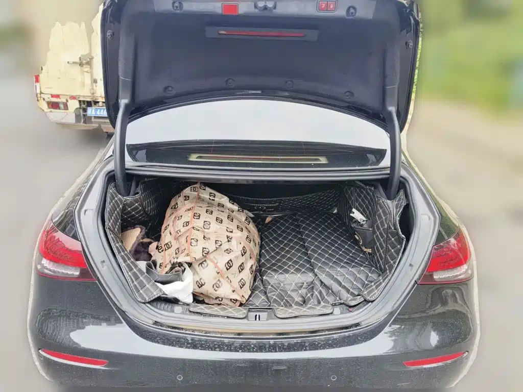 Mercedes-Benz E-Class, миниатюра 13