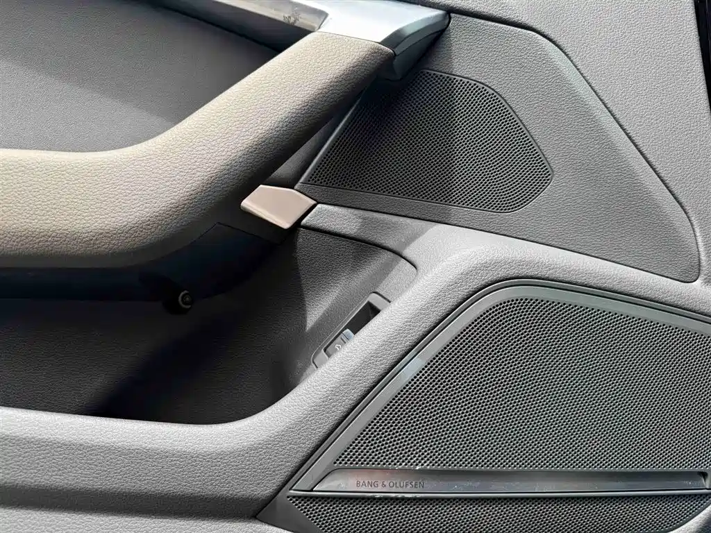 Фото 10 - Audi A7L