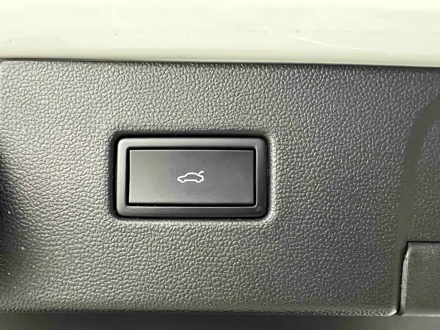 Volkswagen Tayron 2022 280TSI 2WD Luxury Smart Connect Edition фото 19