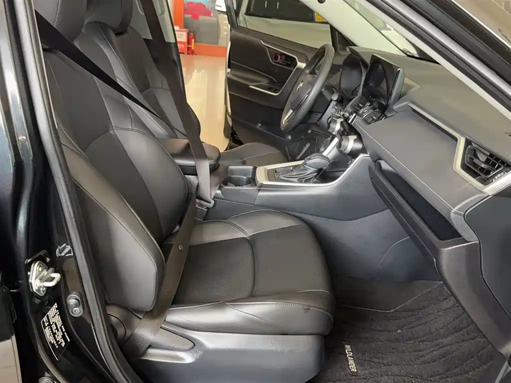 Toyota Wildlander 2024 2.0L CVT FWD Leading Edition фото 3