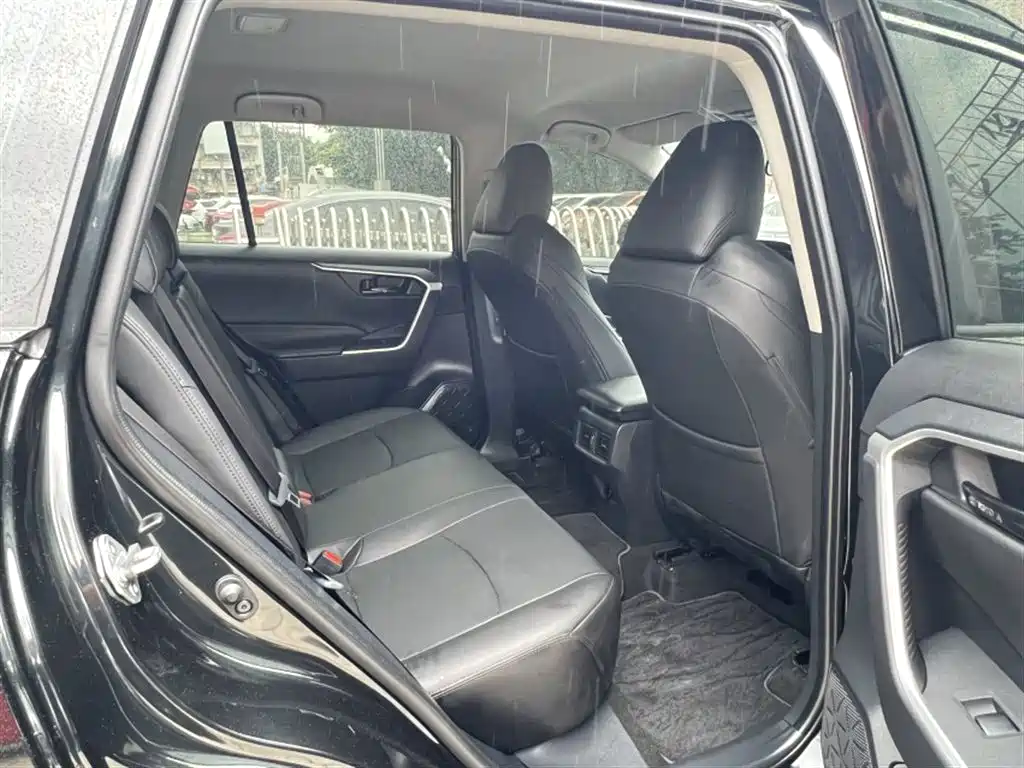 Toyota Wildlander 2024 2.0L CVT FWD Leading Edition фото 20