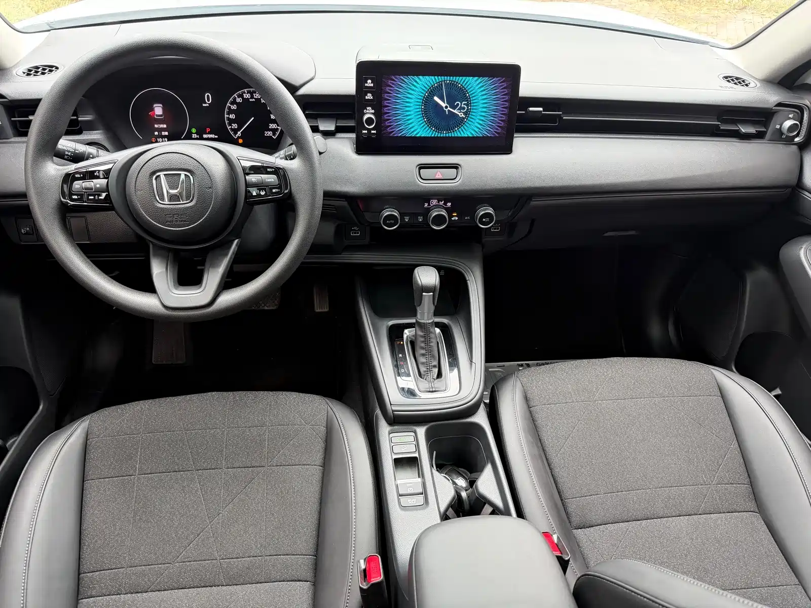 Photo 10 - Honda Vezel