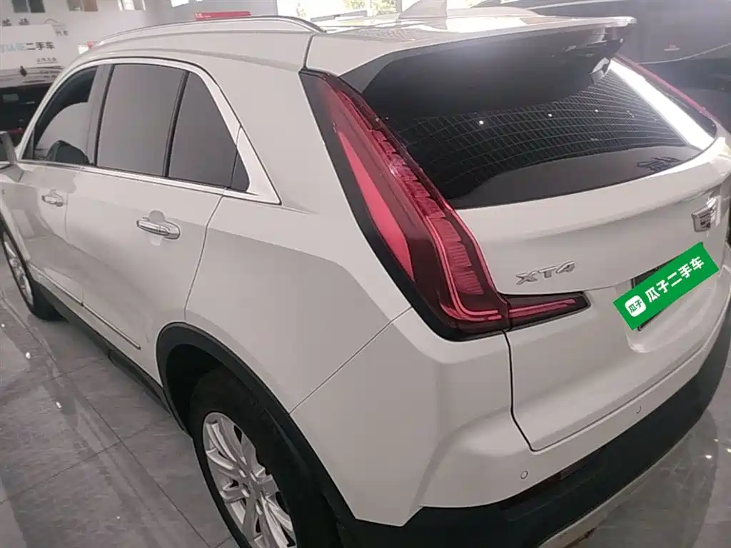 CADILLAC XT4