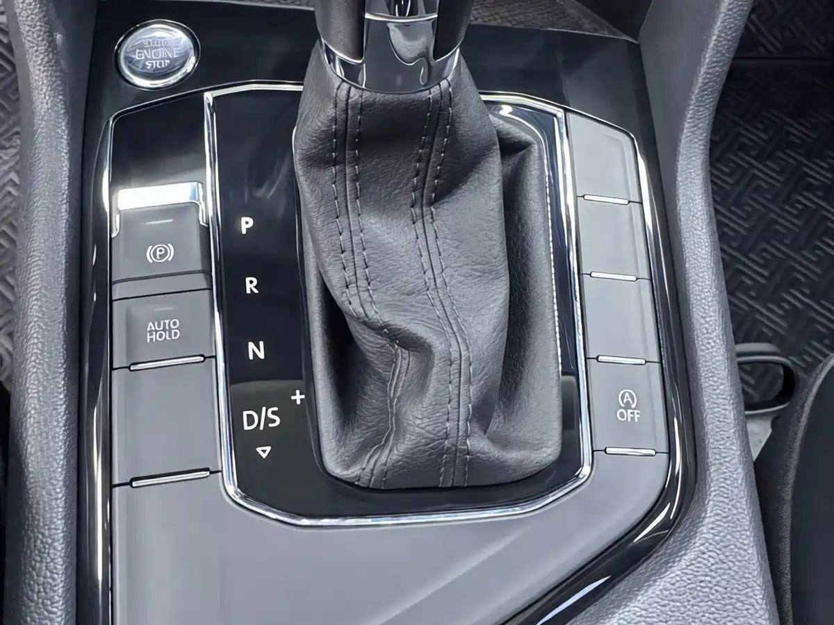 Volkswagen Tharu 2022 280TSI FWD Luxury Edition фото 19