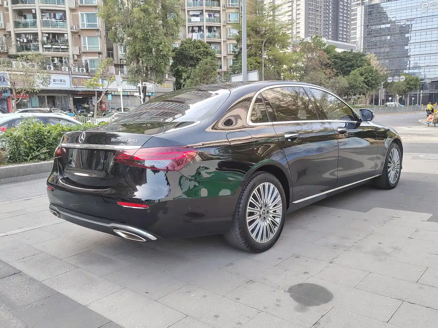 MERCEDES-BENZ E CLASS