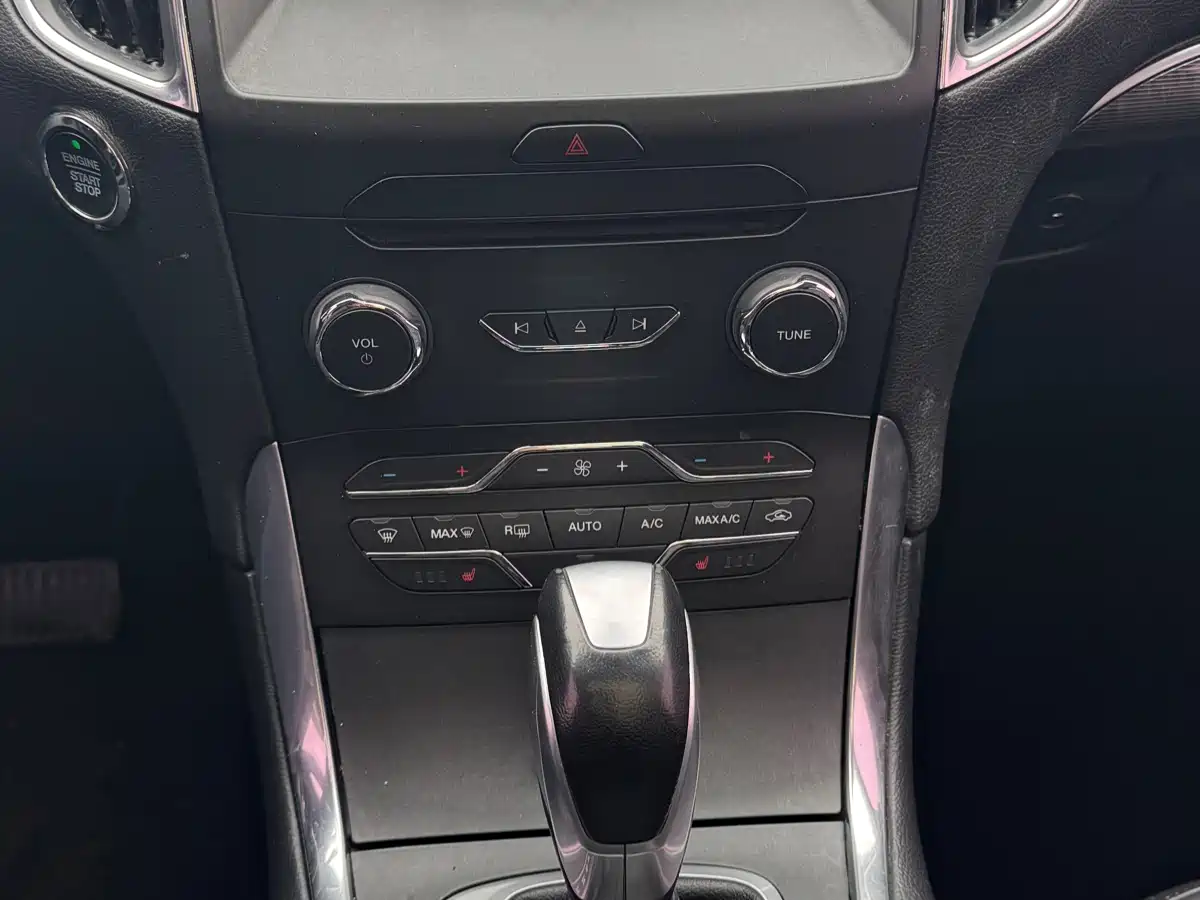 Ford Edge 2018 2018 EcoBoost 245 FWD Luxury 7-seater China V