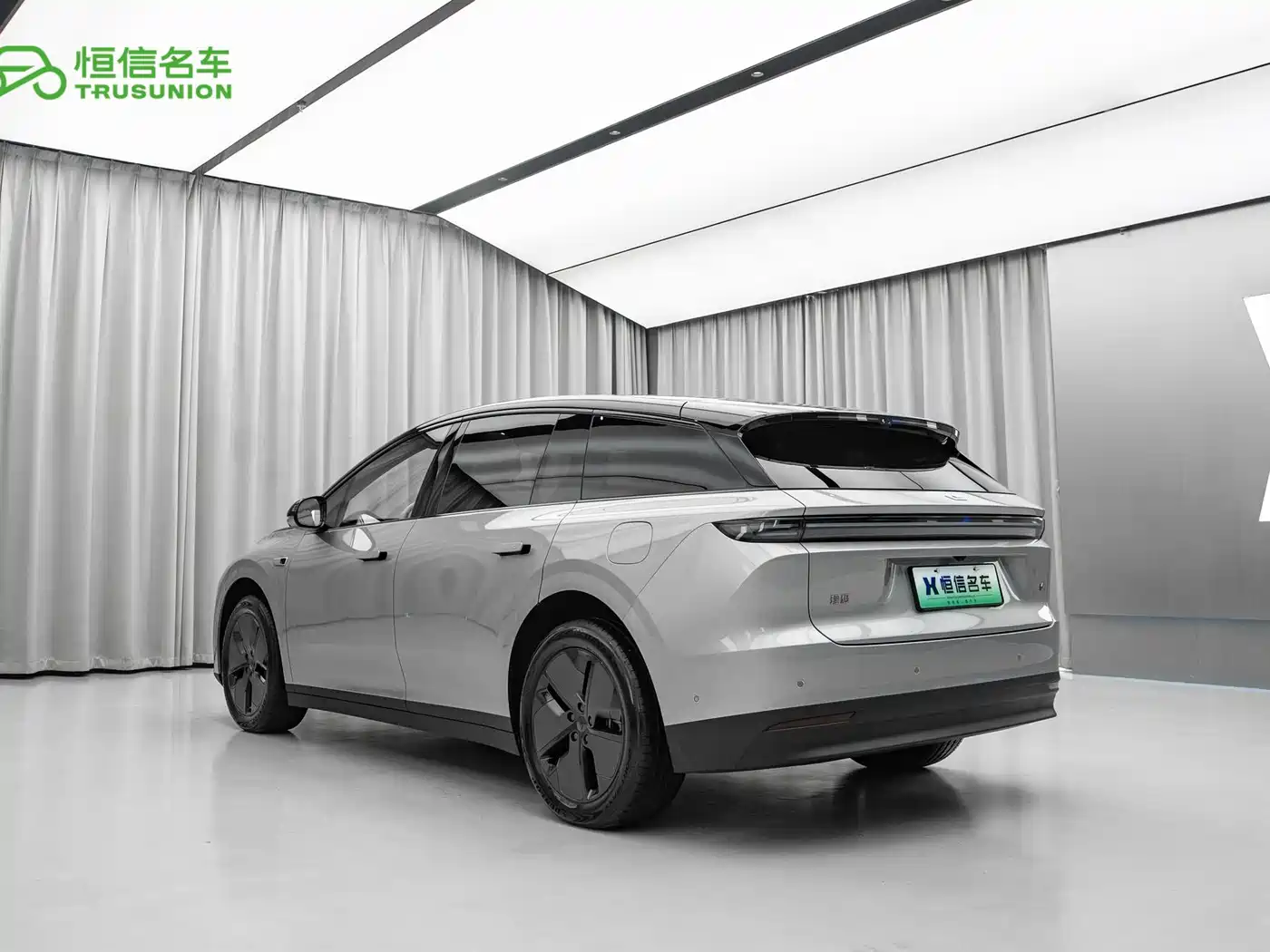 Li Auto i6 2026 2025 2WD Base Model