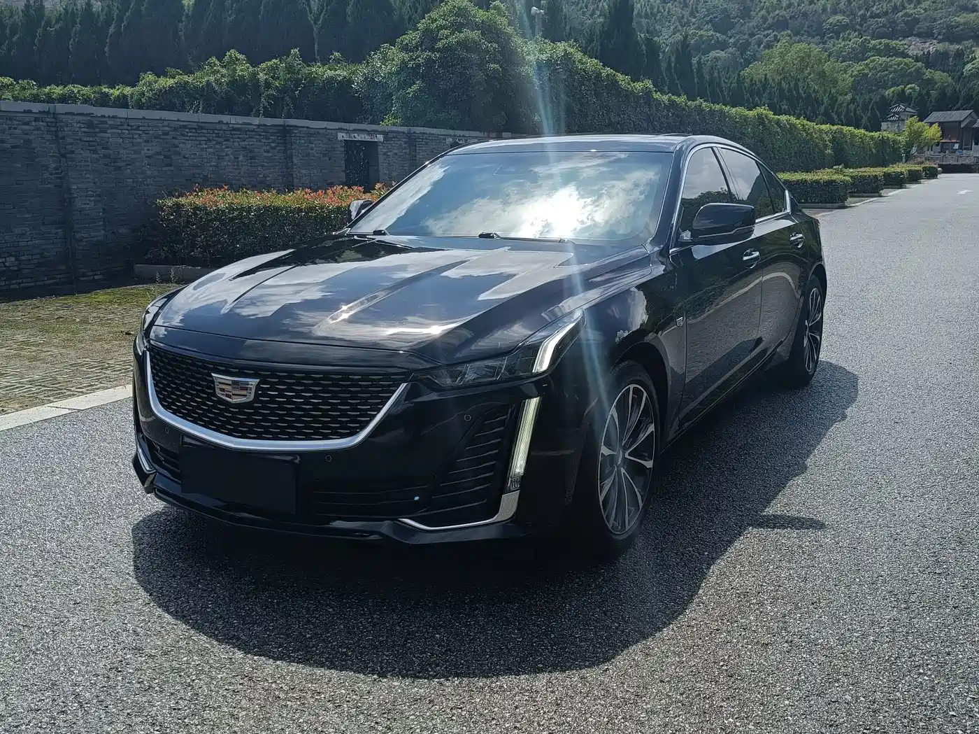Фото 1 - Cadillac CT5