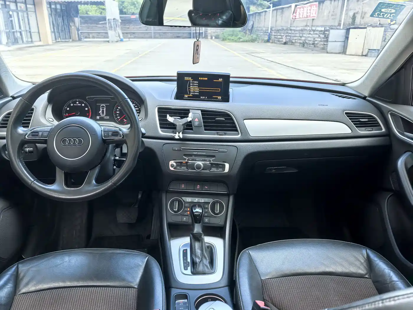 Фото 8 - Audi Q3