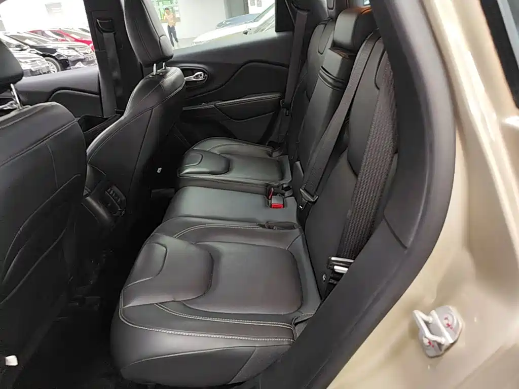 Jeep Cherokee 2018 2017 2.0L Superior Edition