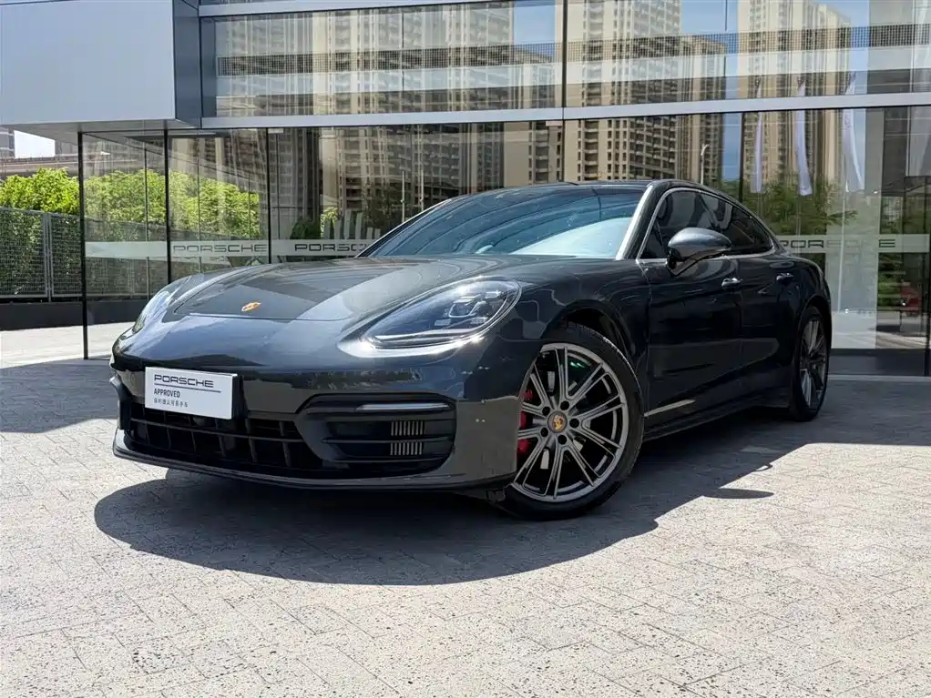 Photo 1 - Porsche Panamera