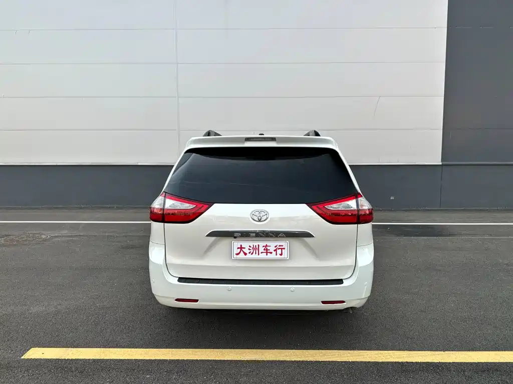 صورة 11 - Toyota Sienna