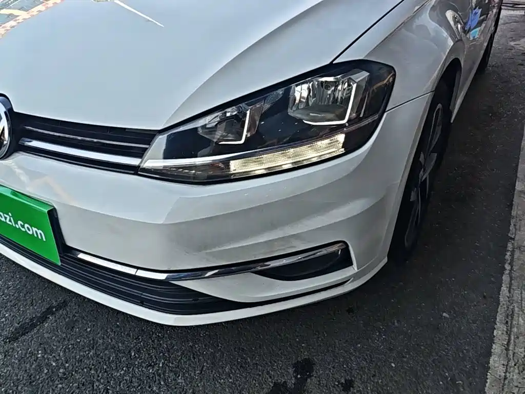 Фото 24 - Volkswagen Golf