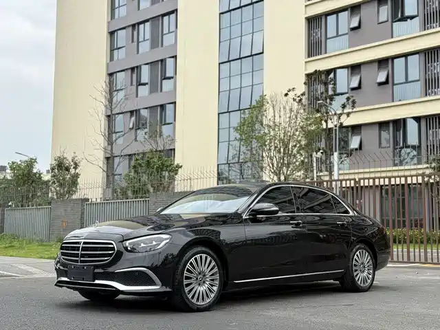 Mercedes-Benz E-Class 2023 E 300 L Fashion