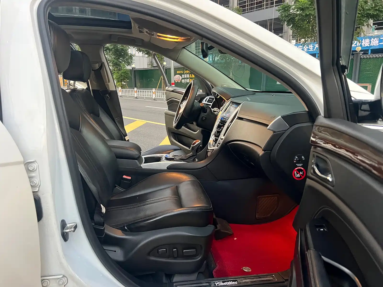 Фото 12 - Cadillac SRX