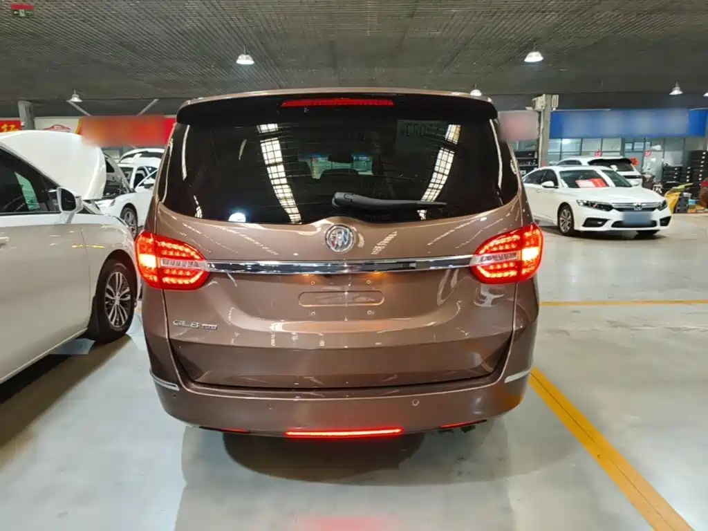 Фото 6 - Buick GL8