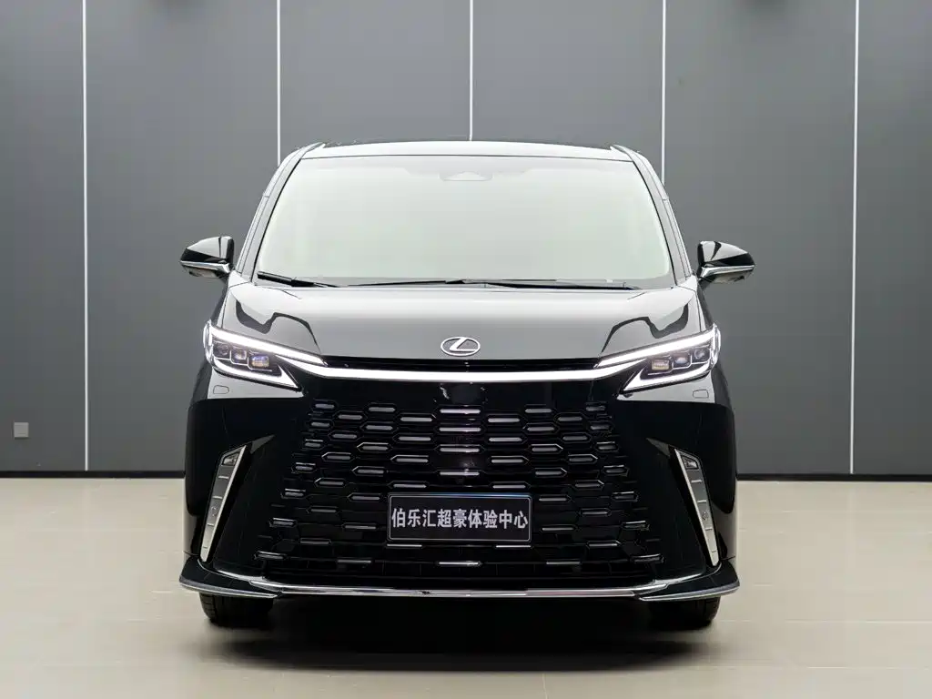 2026 Lexus LM