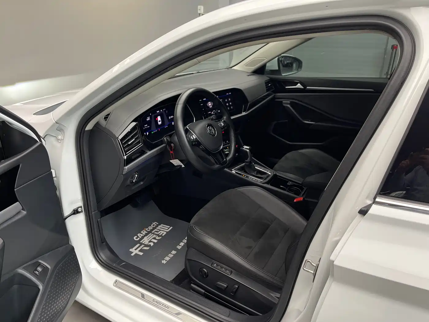 Volkswagen Sagitar 2021 280TSI DSG Luxury Smart Connect фото 10