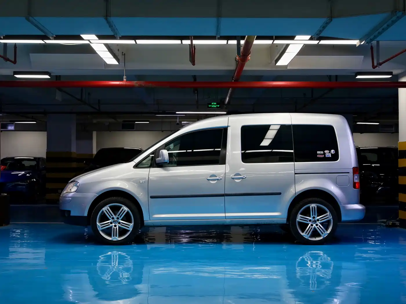Volkswagen Caddy 2005 1.6L Comfort 5-seater фото 2