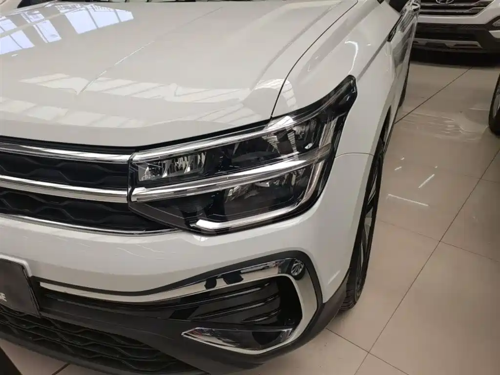 Volkswagen Tharu 2023 300TSI 2WD Bright Moon Edition фото 24