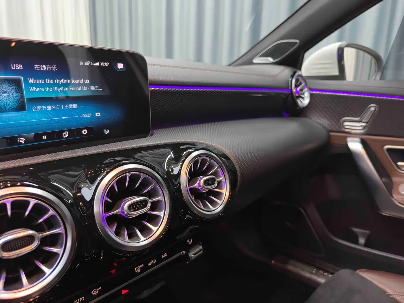 Mercedes-Benz A-Class 2019 A 200 L Sport Sedan фото 18