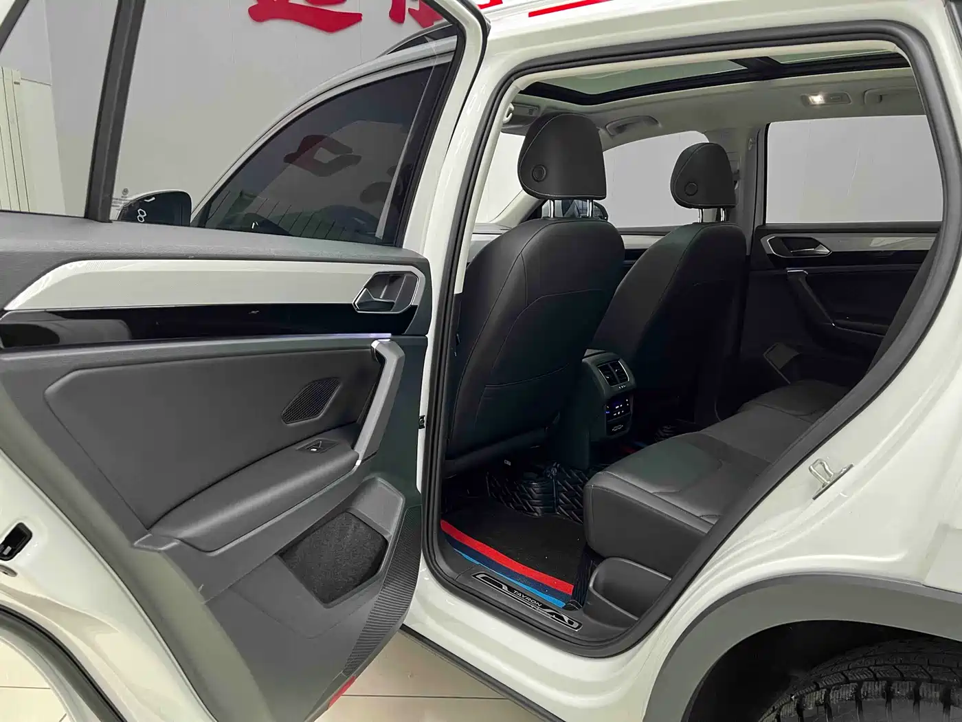 Volkswagen Tayron 2022 280TSI 2WD Luxury Smart Connect Edition фото 14