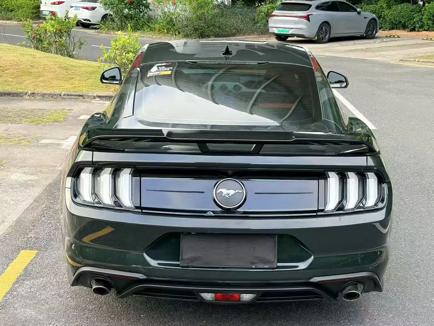 FORD MUSTANG