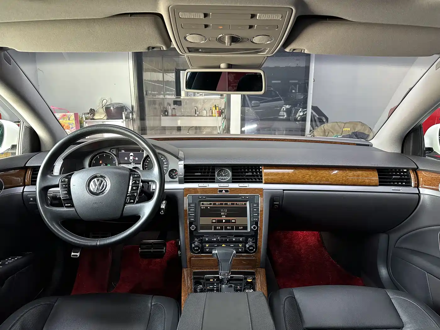 Volkswagen Phaeton 2014 3.0L Business Edition фото 24
