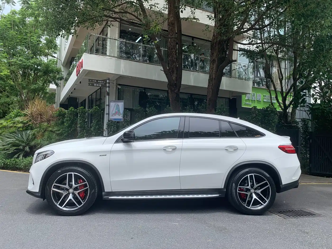 Mercedes-Benz GLE Coupe 2015 GLE 450 AMG 4MATIC Coupe SUV фото 3