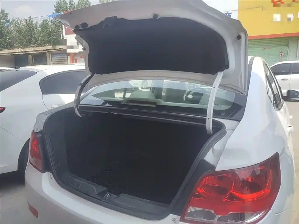Chevrolet Sail 2015 Sail 3 1.3L Manual Ideal Edition фото 19