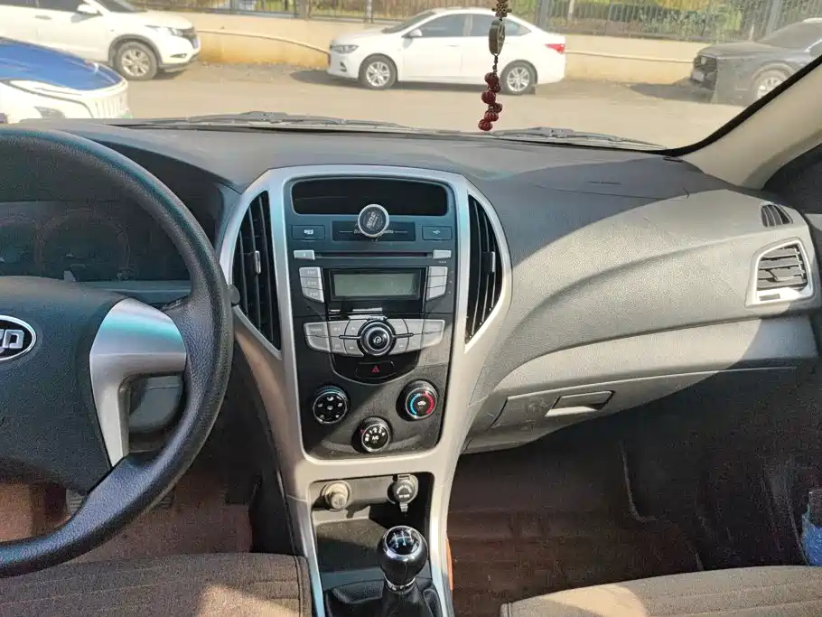 BYD F3 2015 2015 Energy-saving Edition 1.5L Manual Luxury