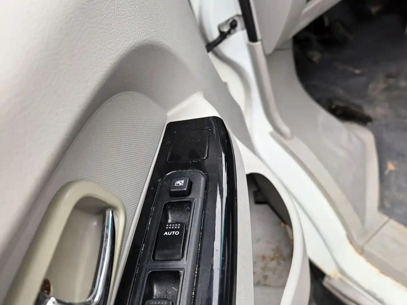 Jinbei New Hiace S 2021 2021 1.5L Fortune Central Air-conditioned Passenger Vehicle China VI SWC15M