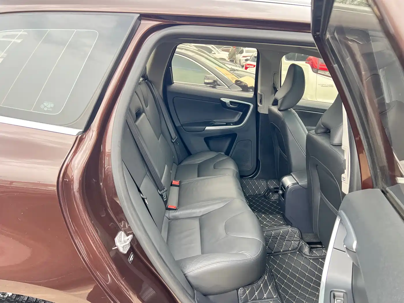 Фото 17 - Volvo XC60