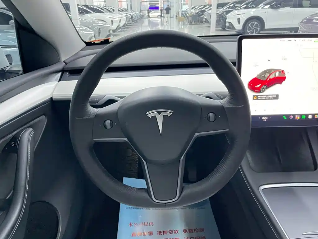 Фото 10 - Tesla Model Y