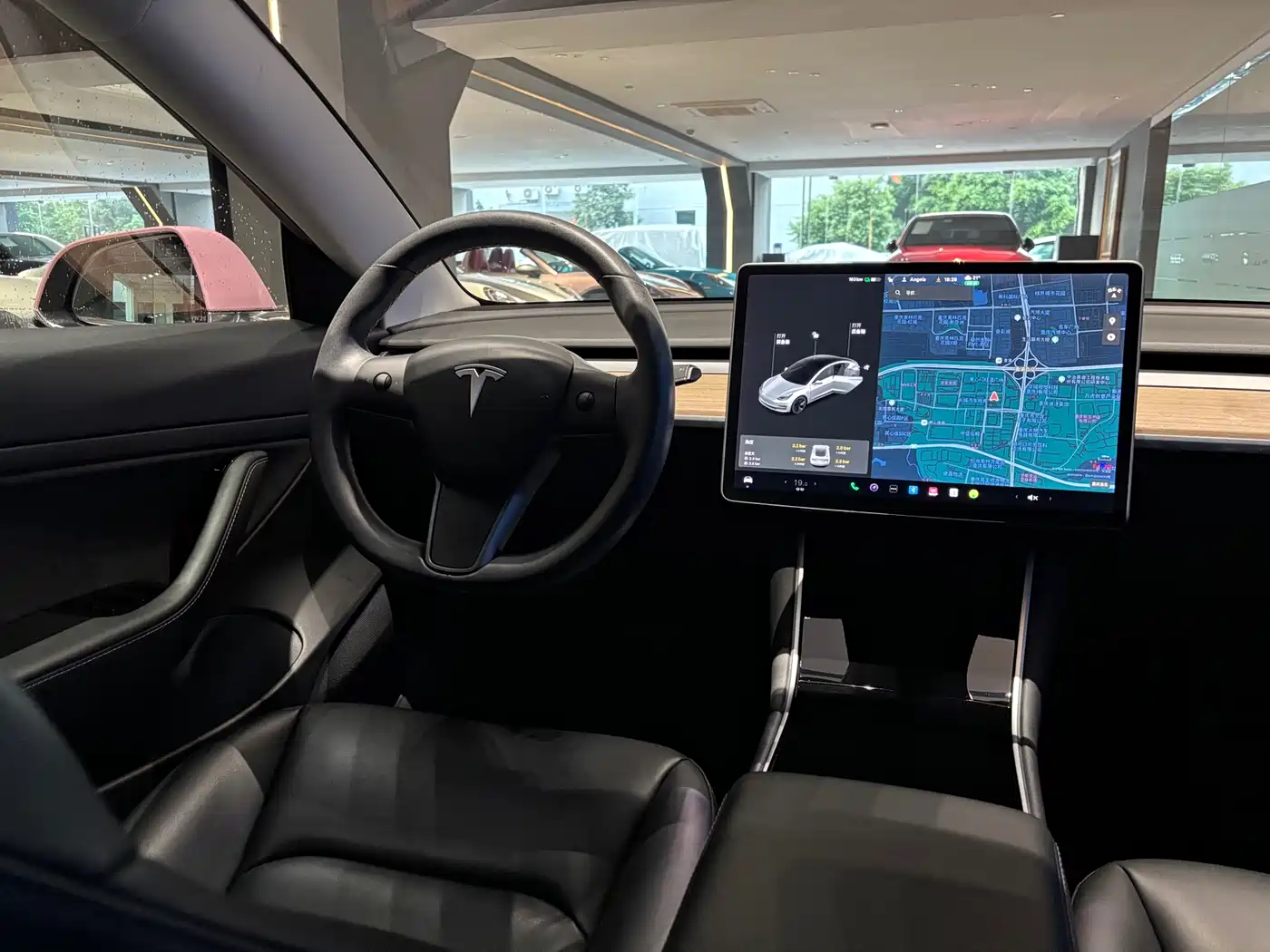 TESLA MODEL 3