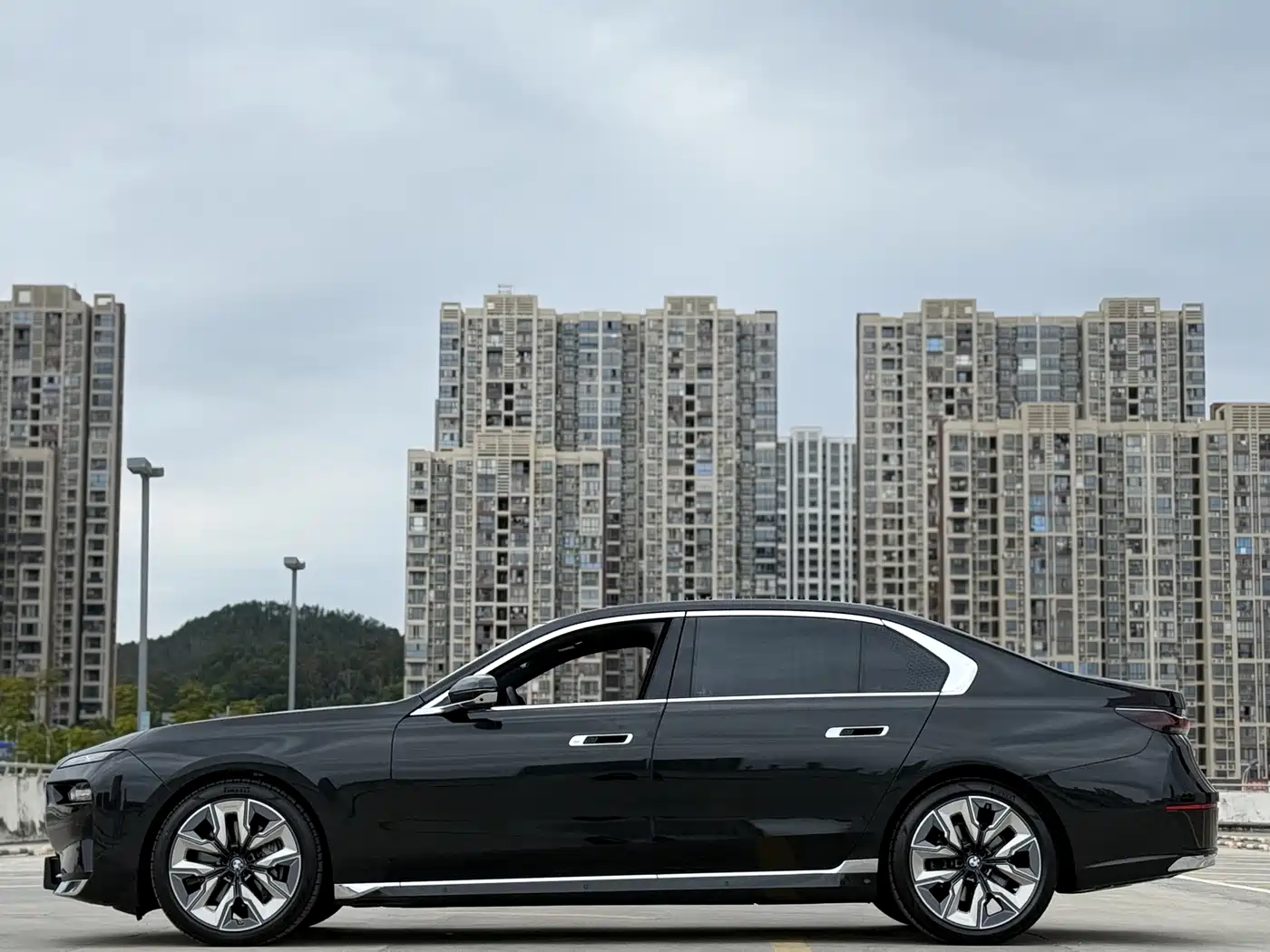 BMW 7-SERIES