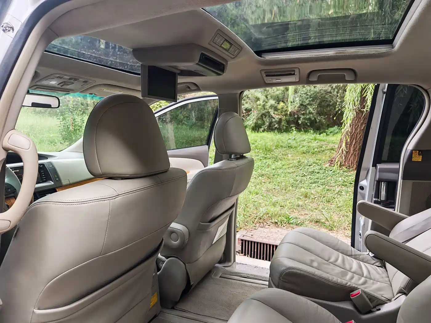 Toyota Previa 2012 3.5L 7-Seater Luxury Model фото 5