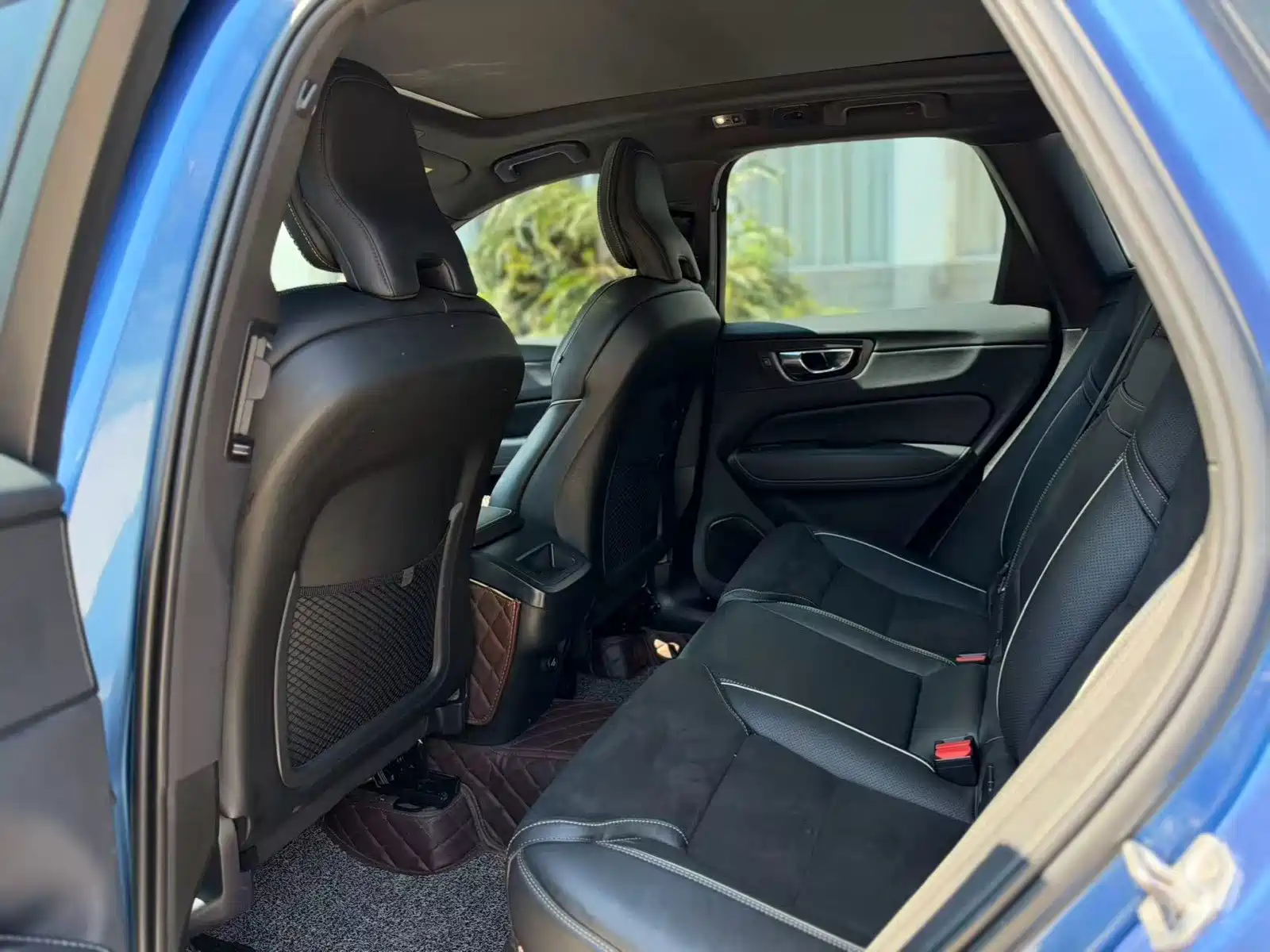 Фото 8 - Volvo XC60