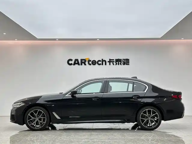 BMW 5 Series 2023 530Li Premium M Sport Package — фото 2