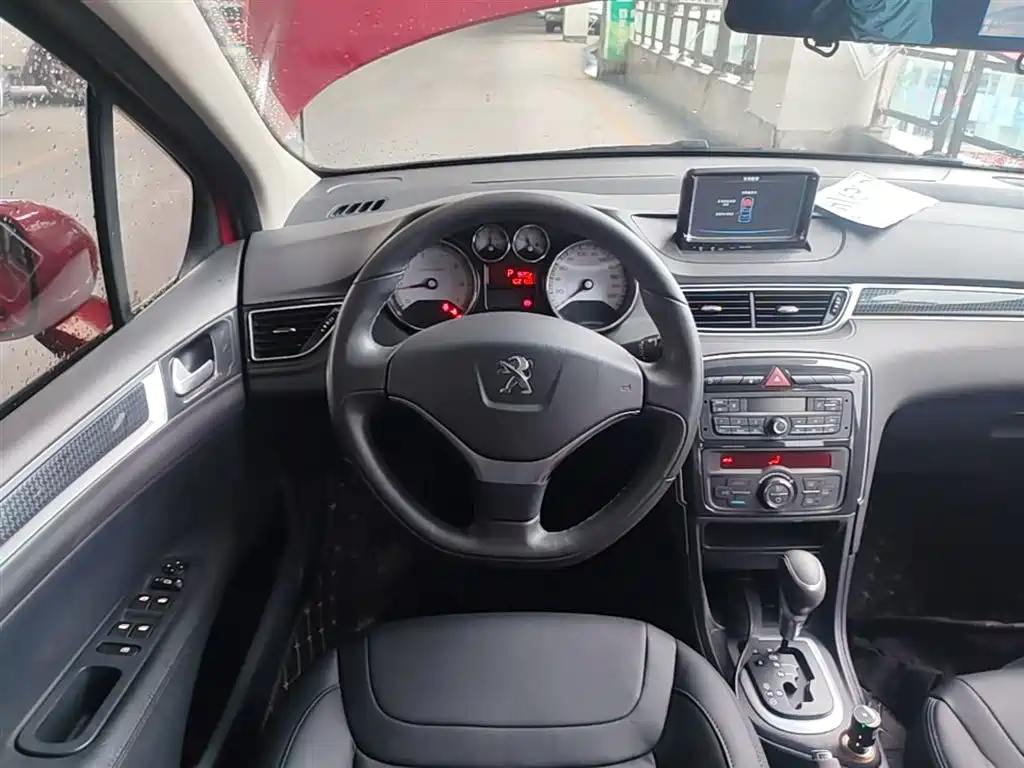 Peugeot 308 2014 Model Joy Edition Classic 1.6L Automatic Superior Style фото 11