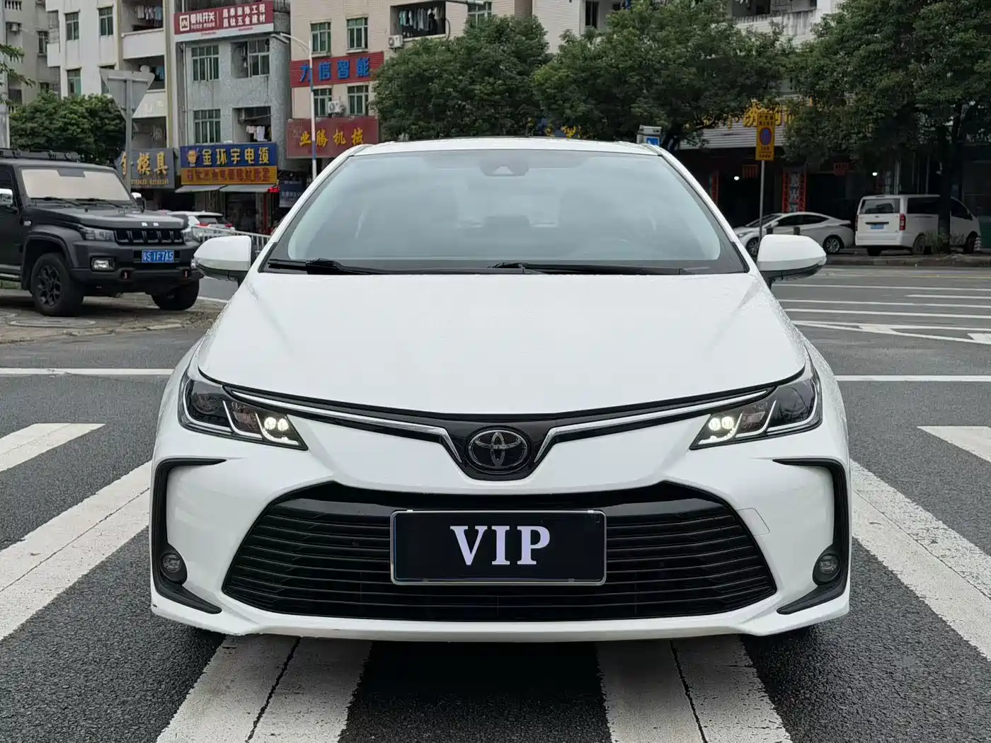 Фото 2 - Toyota Corolla