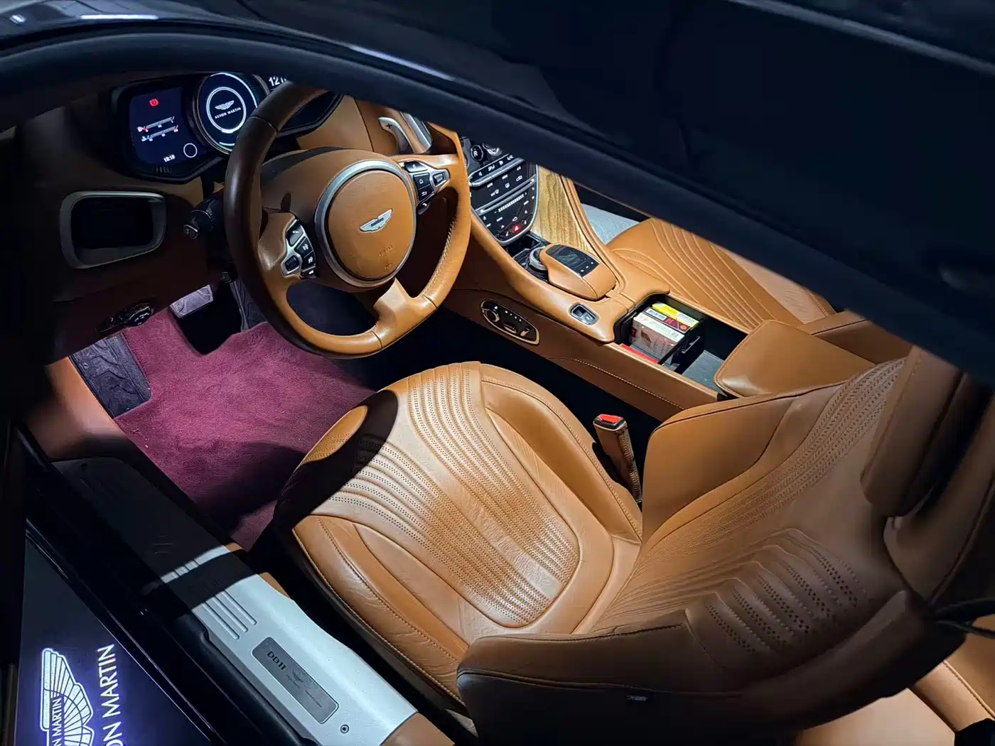 Aston Martin DB11 2019 Model 4.0T V8 Coupe фото 4