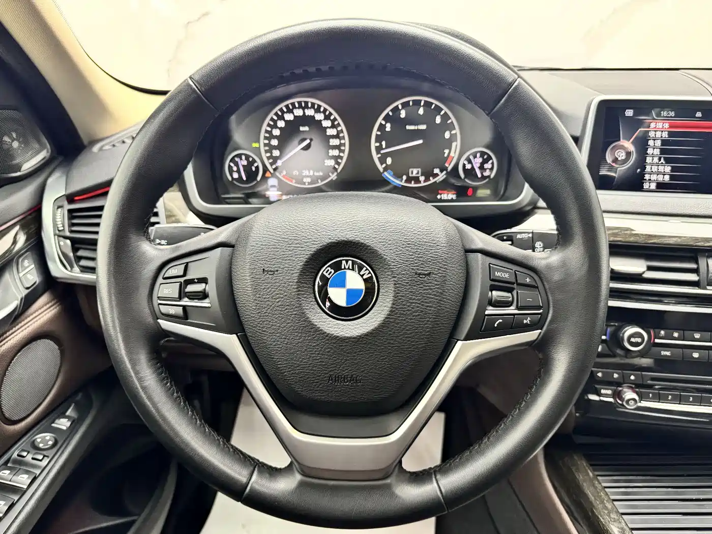 BMW X5 (Import) 2014 xDrive35i Leading фото 6