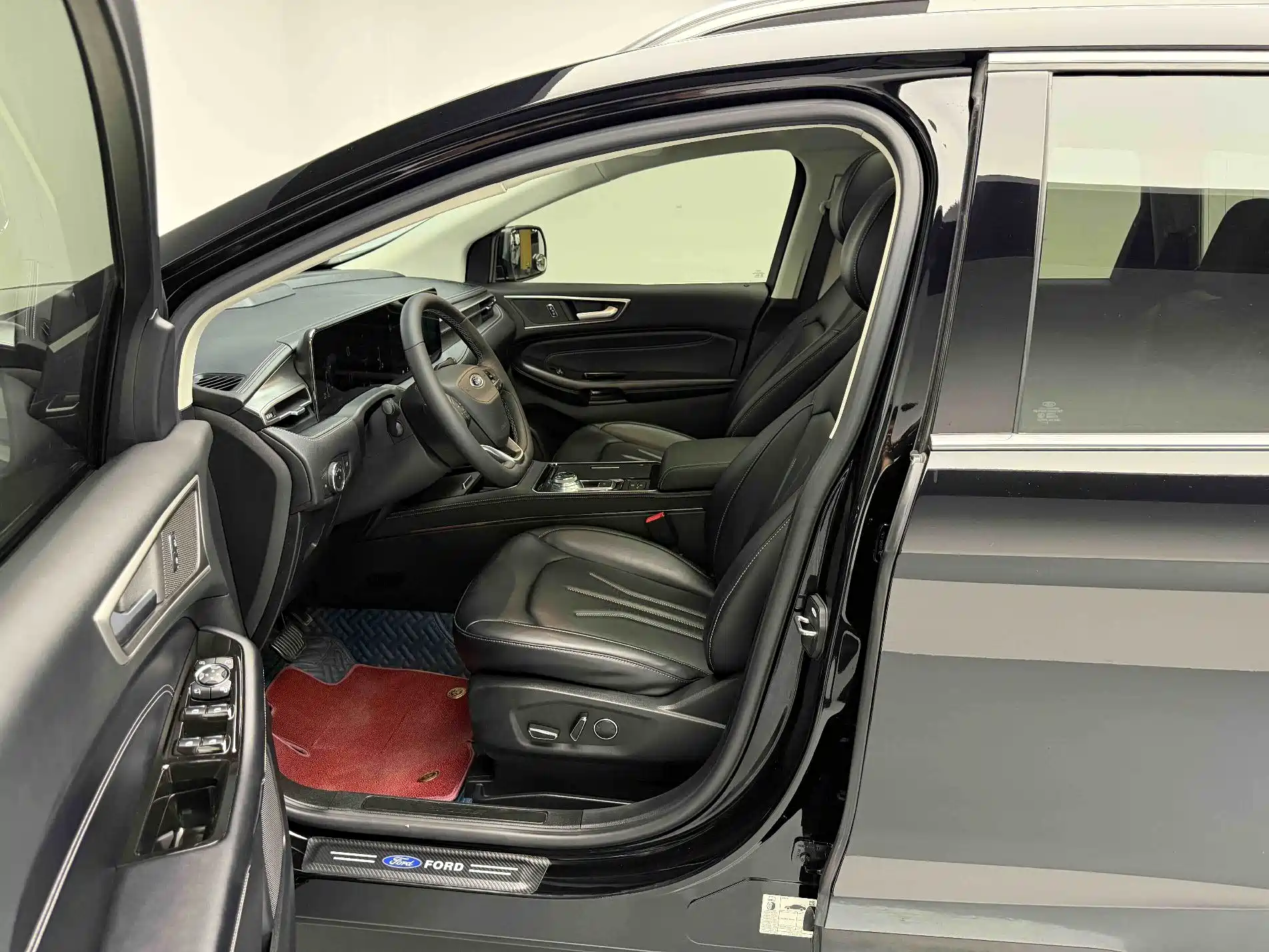 Фото 2 - Ford Edge